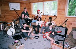 King Gizzard and the Lizard Wizard le rinde homenaje a Miles Davis con ‘Sketches Of Brunswick East’. Cusica Plus.