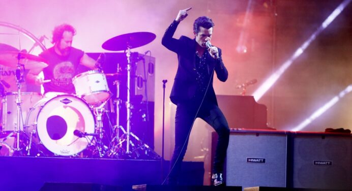 The Killers se muestran más oscuros en “Wonderful Wonderful”