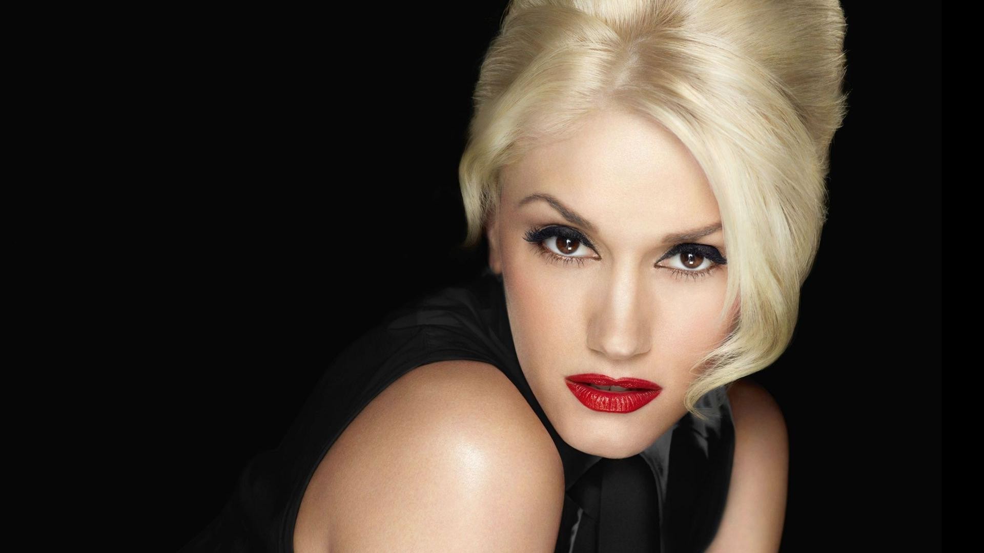 Gwen Stefani comparte un nuevo sencillo junto a Blake Shelton. Cusica Plus.