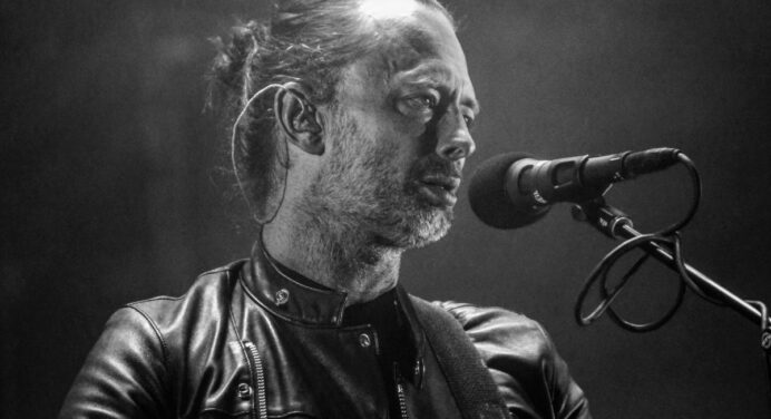 Viaja en ascensor con Thom Yorke en el nuevo video Radiohead