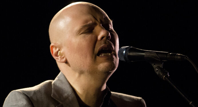 Billy Corgan revive “Sweet Sweet” de Smashing Pumpkins en su piano