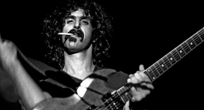 Frank Zappa revivirá en una nueva gira con su holograma