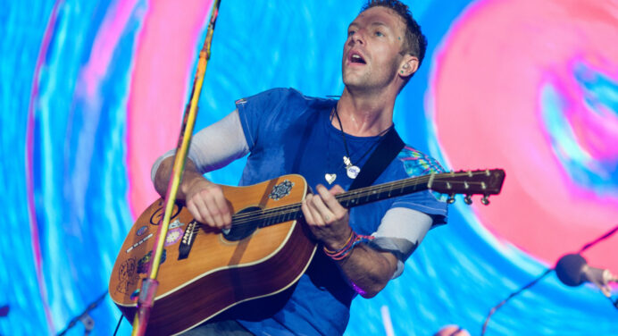 Chris Martin de Coldplay versiona a Paul Simon en el Live Lounge