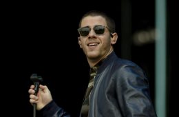 Nick Jonas se pierde en el desierto en el video “Find You”. Cusica Plus.