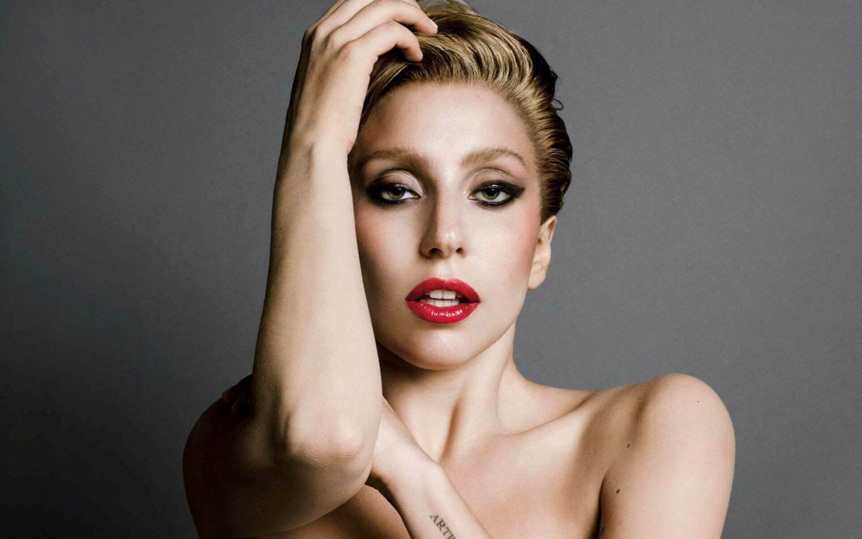 Lady Gaga se retira temporalmente para “Reflexionar y sanar”. Cusica Plus.