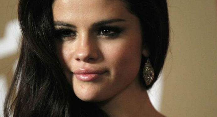 Selena Gomez y Marshmello corren con los lobos en nuevo sencillo