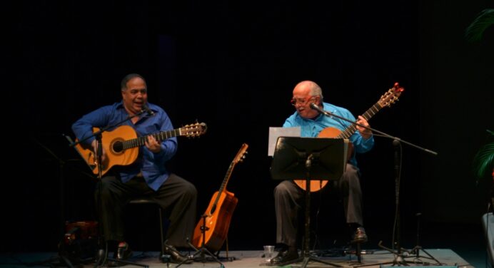 Aquiles Baez y Miguel Delgado Estévez sumarán sus guitarras en busca de la paz