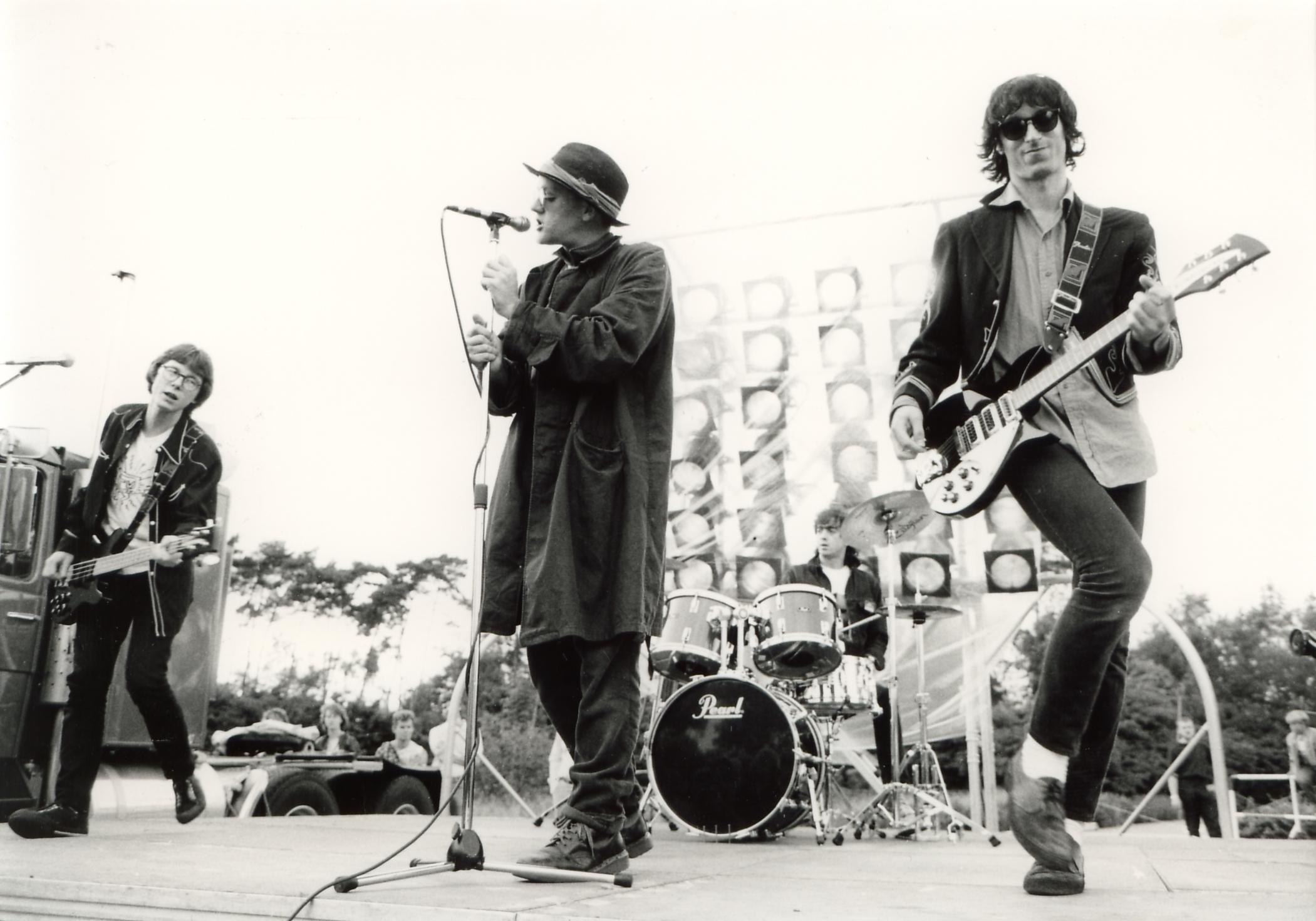 R.E.M maneja con el diablo en una nueva canción inédita de ‘Automatic For The People’. Cusica Plus.