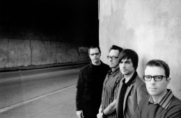 Weezer nos invita a su fiesta playera en ‘Pacific Daydream’. Cusica Plus.