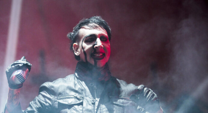 Marilyn Manson hospitalizado luego de sufrir un accidente en tarima