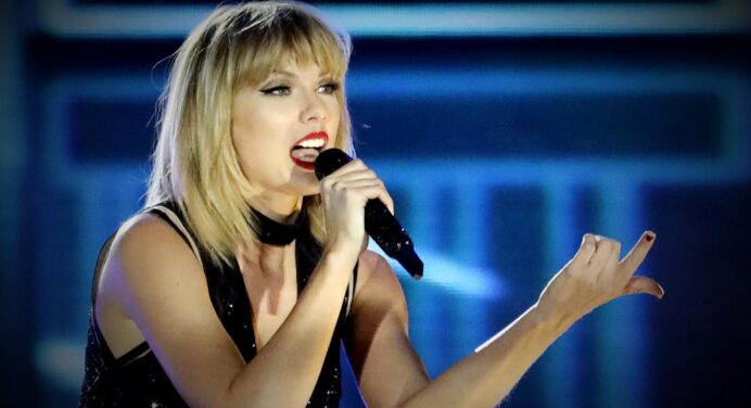 Taylor Swift se enfrenta a sí misma entre referencias a Blade Runner y Ghost In The Shell