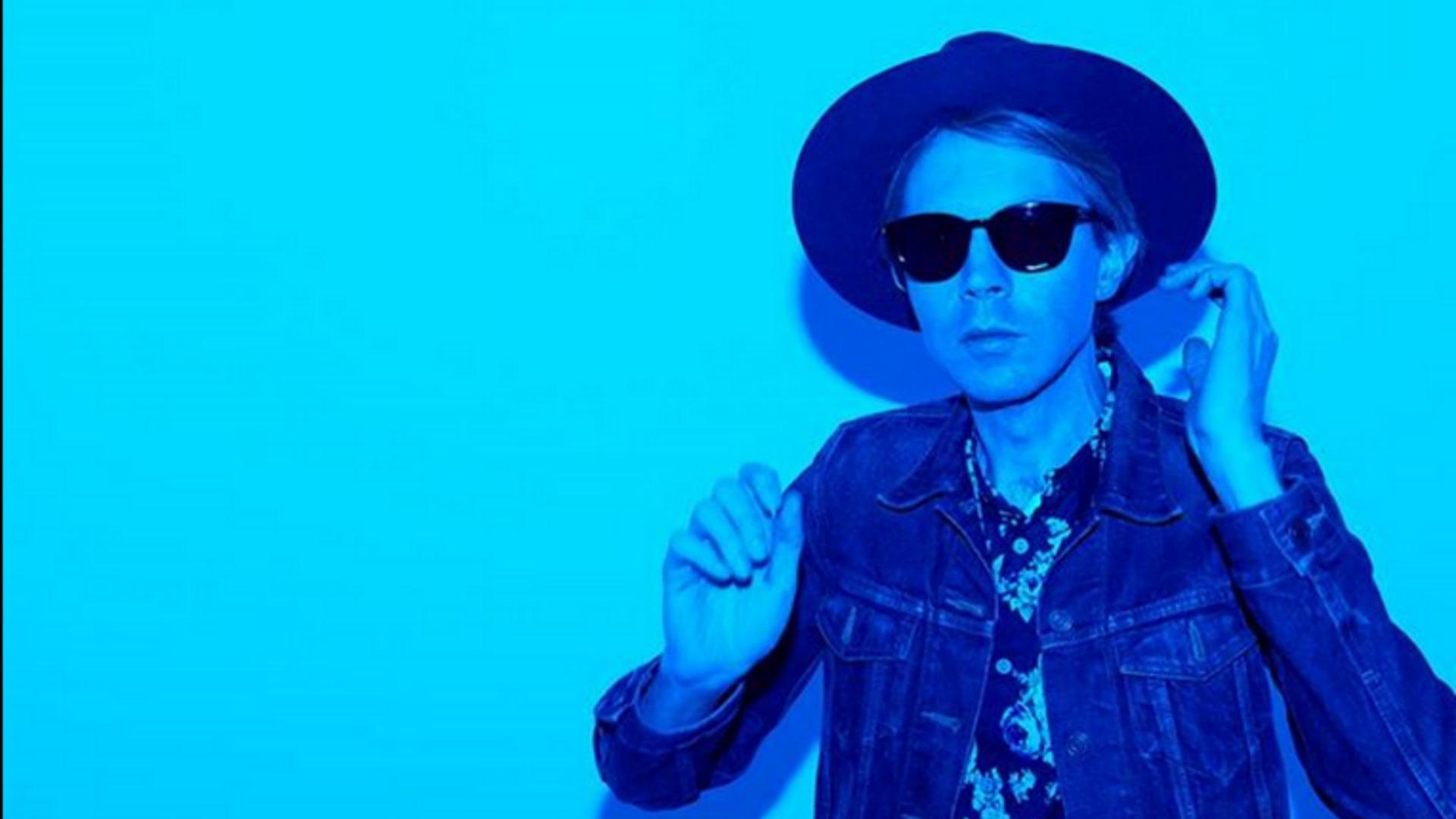 Mira a Beck bailar “Up All Night” en el programa de Ellen