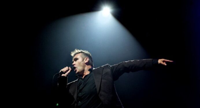 Morrissey estrenó en vivo “I Started Something I Couldn’t Finish”