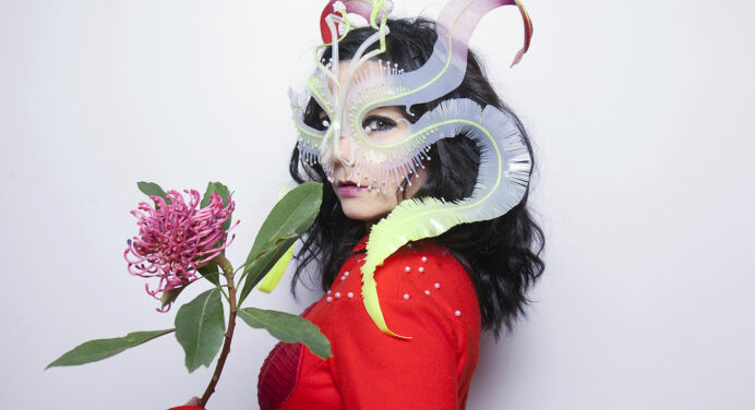 Björk está trabajando con cryptomonedas en su nuevo disco