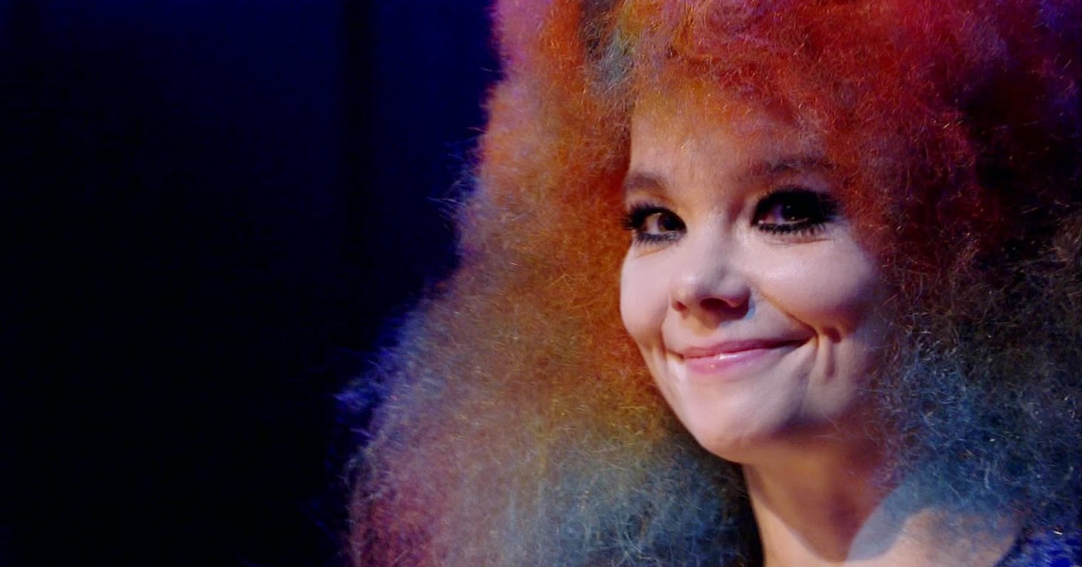 Björk estrena el video del tema “Blissing Me” exclusivamente con Amazon. Cusica Plus