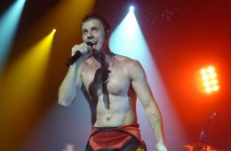 Jake Shears de Scissor Sisters debuta como solista con “Creep City”. Cusica Plus.