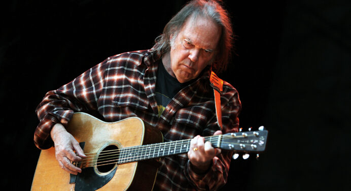 Neil Young vuelve al rock sureño con “Already Great”