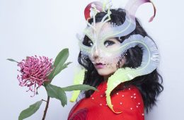 Conoce la nueva ‘Utopia’ de Björk. Cusica Plus.