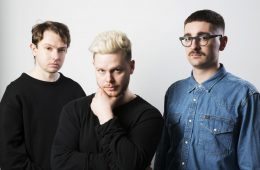 Alt-J nos deja ver el extraño video de “Pleader”. Cusica Plus.