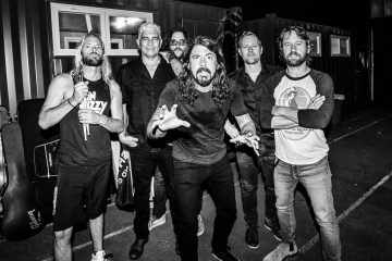 Los Foo Fighters le rindieron tributo a Malcolm Young con ‘Let There Be Rock’. Cusica Plus.