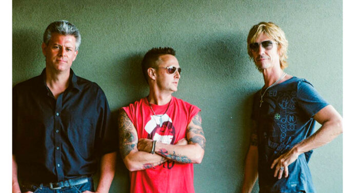 Escucha la banda formada por Guns n’ Roses y Pearl Jam The Levee Walkers