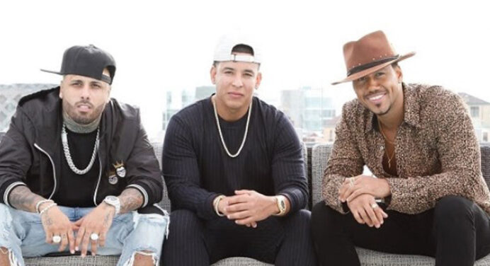 Daddy Yankee, Nicky Jam y Romeo Santos compiten por una chica en “Bella y sensual”