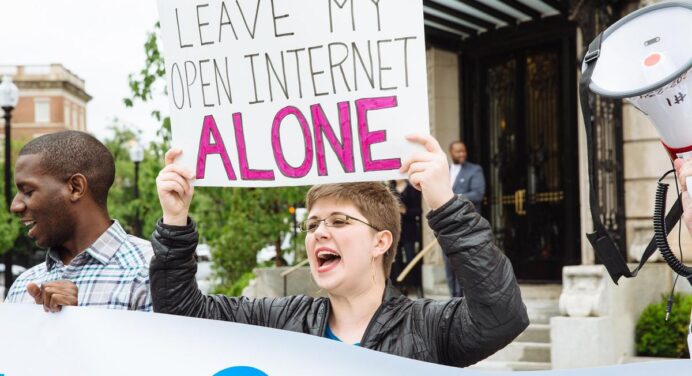 Tom Morello, Michael Stipe, Priest y otros se unen en apoyo a la neutralidad web