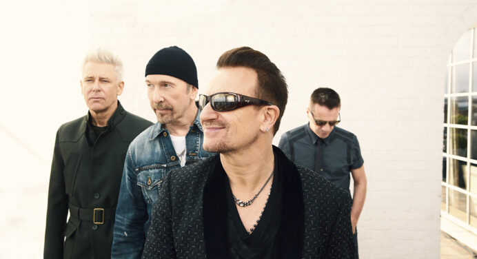U2 se presentó en el metro de Berlín