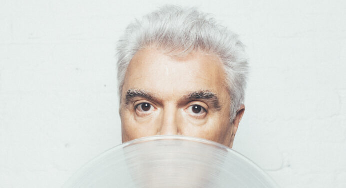 David Byrne comparte nuevo sencillo y le pone fecha a su nuevo disco