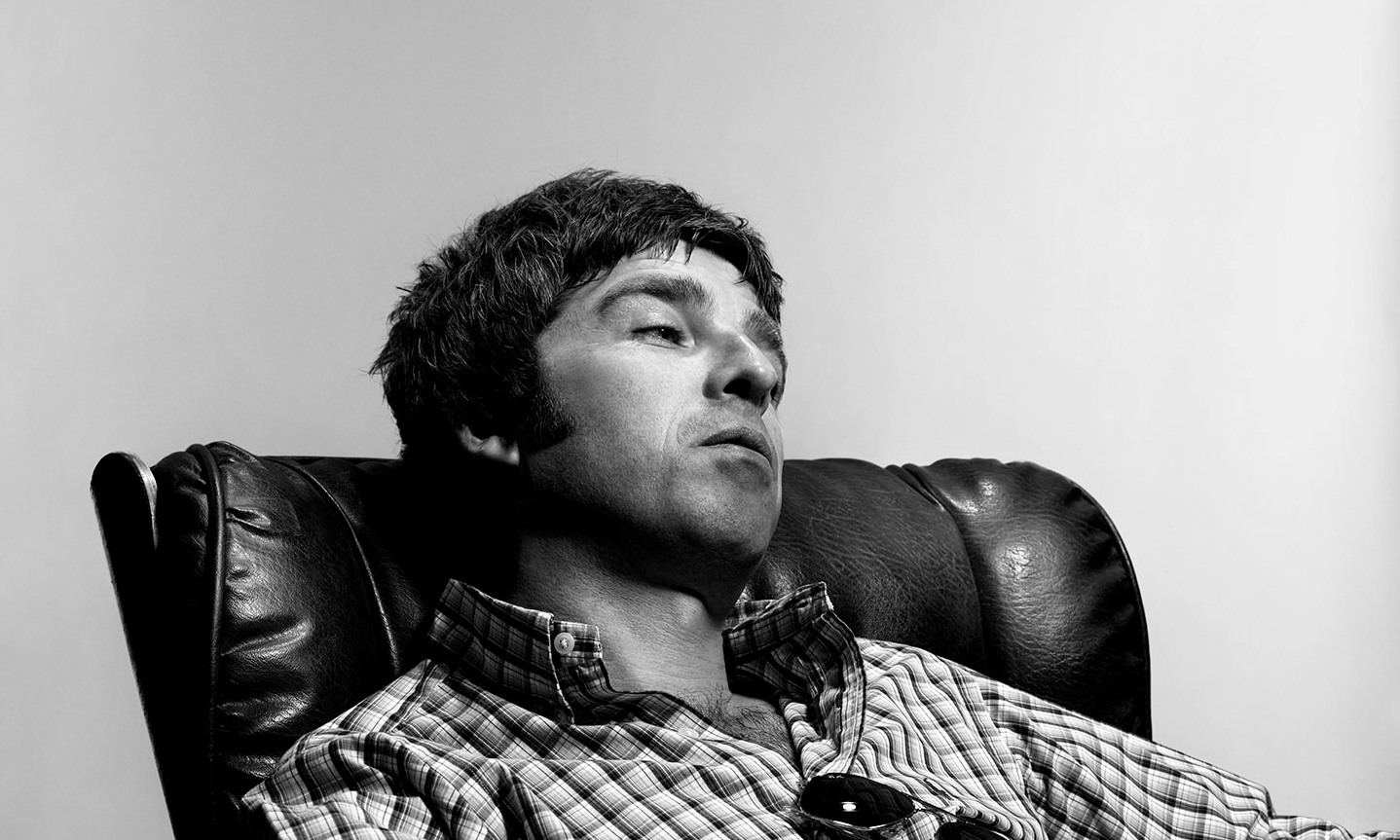 Noel Gallagher nos prepara para el fin de los tiempos con su nuevo video. Cusica Plus.
