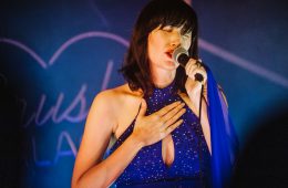 Karen O se acerca al K-pop con su nuevo tema. Cusica Plus.