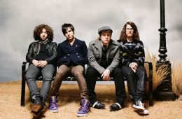 Fall Out Boy presenta “Hold Me Tight Or Don’t” en el programa de James Corden. Cusica Plus.
