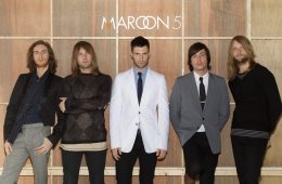 Adam Levine trata de salvar una relación en el nuevo video de Maroon 5. Cusica Plus.