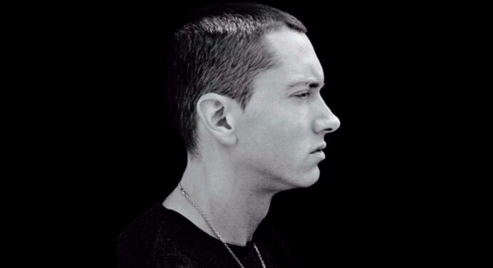 Eminem ataca a la NRA en su presentación en IHeartRadio