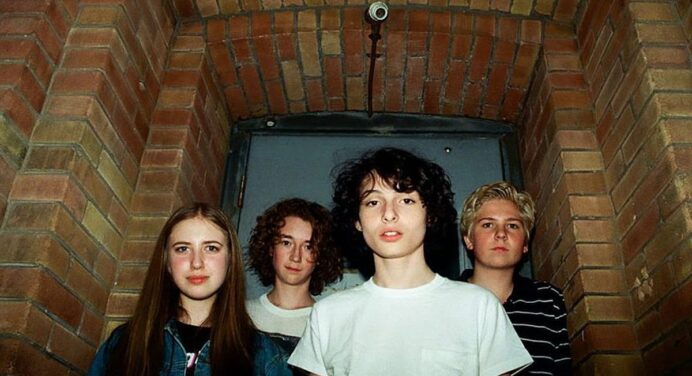 Mike de Stranger Things adelanta más de su banda Calpurnia