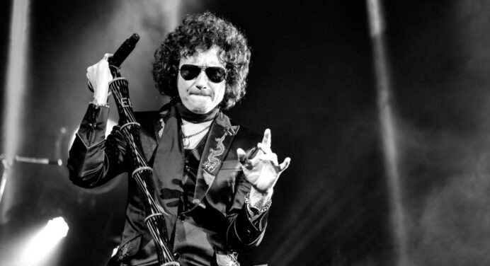 Enrique Bunbury nos muestra su amor de vampiro en «La Constante»