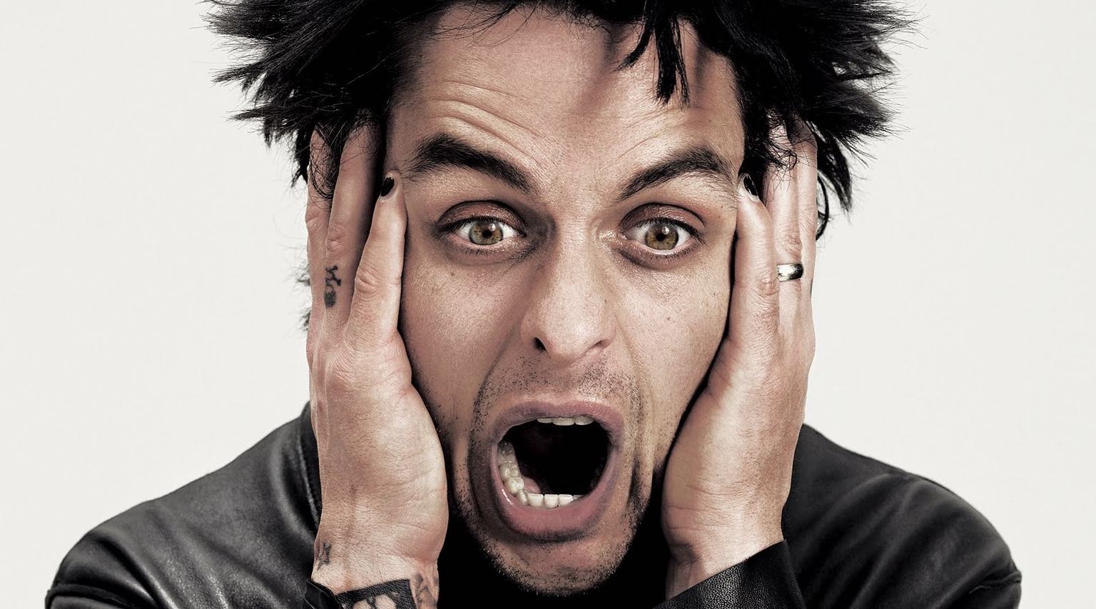 Billie Joe Armstrong de Green Day trama algo con banda nueva