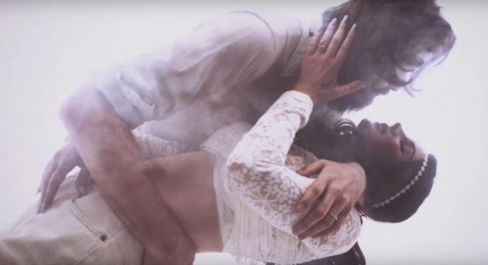 Father John Misty rinde homenaje a Lana Del Rey