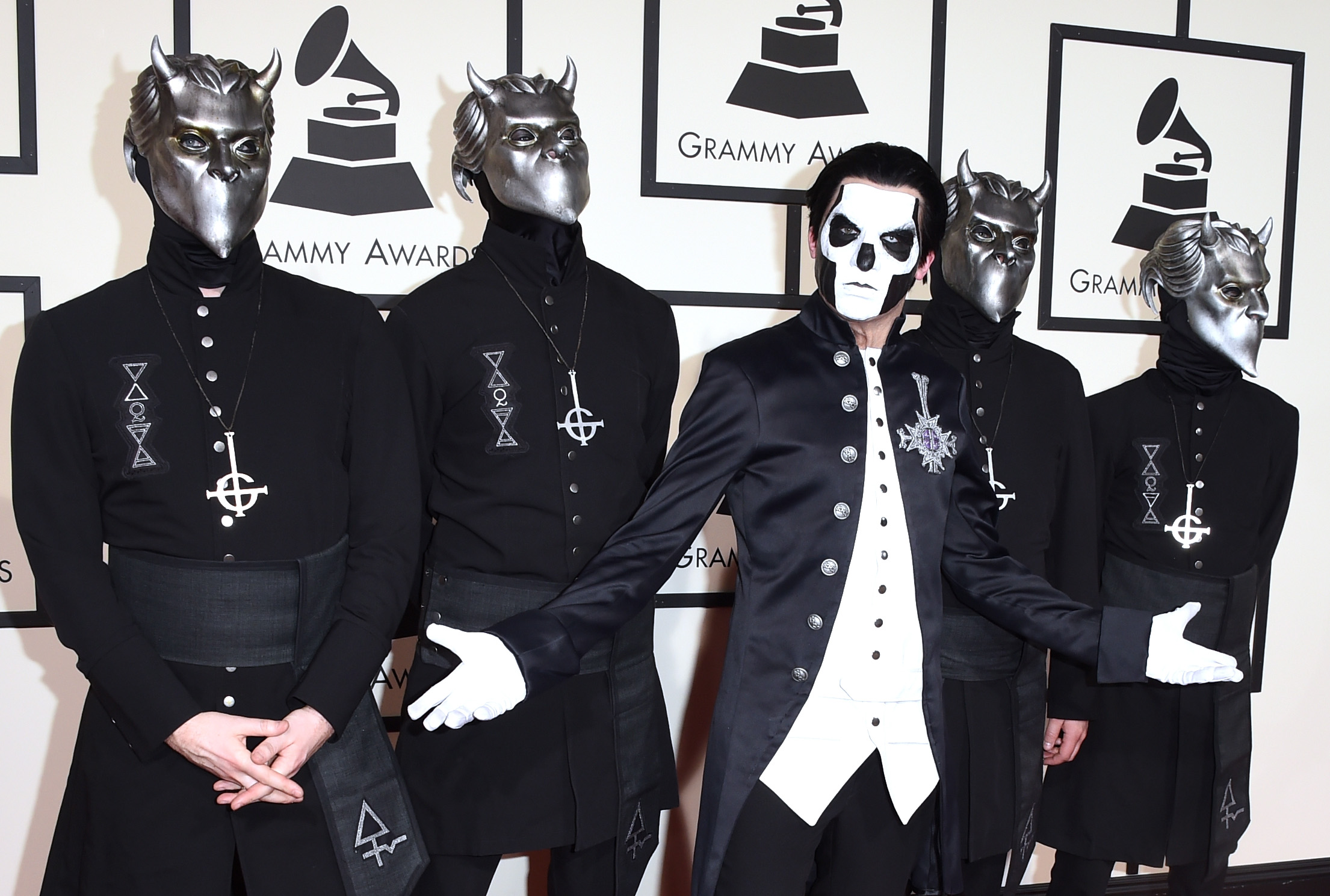 Ghost invita a varias estrellas del metal al video de “Dance Macabre”. Cusica Plus.