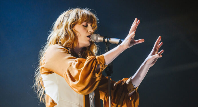 Florence + The Machine lleva “Hunger” al programa de Jimmy Fallon