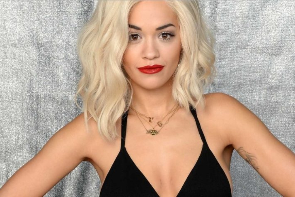 Rita Ora da declaraciones al ser criticada por su tema “Girls”