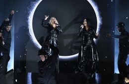 Christina Aguilera y Demi Lovato lanzan el video de “Fall In Line”. Cusica plus.