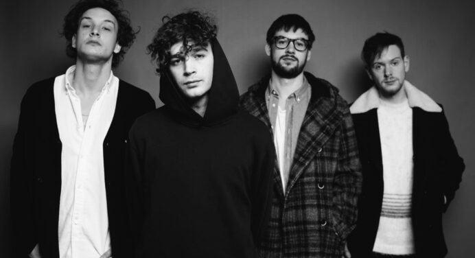 “Give Yourself a Try” es el nuevo tema de The 1975