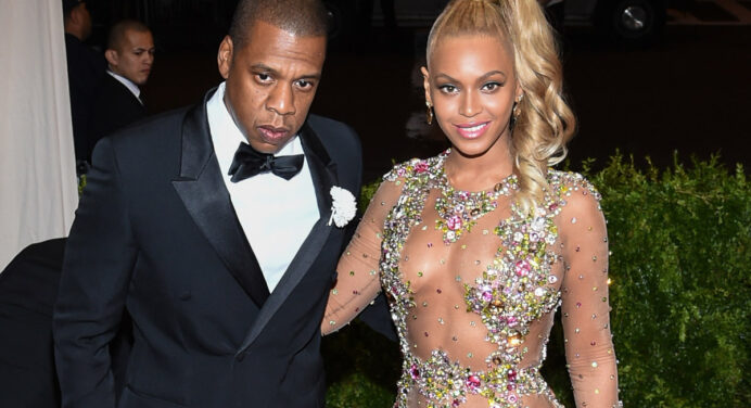 Jay Z y Beyoncé comenzaron gira en Cardiff, y mostraron a sus gemelos por primera vez