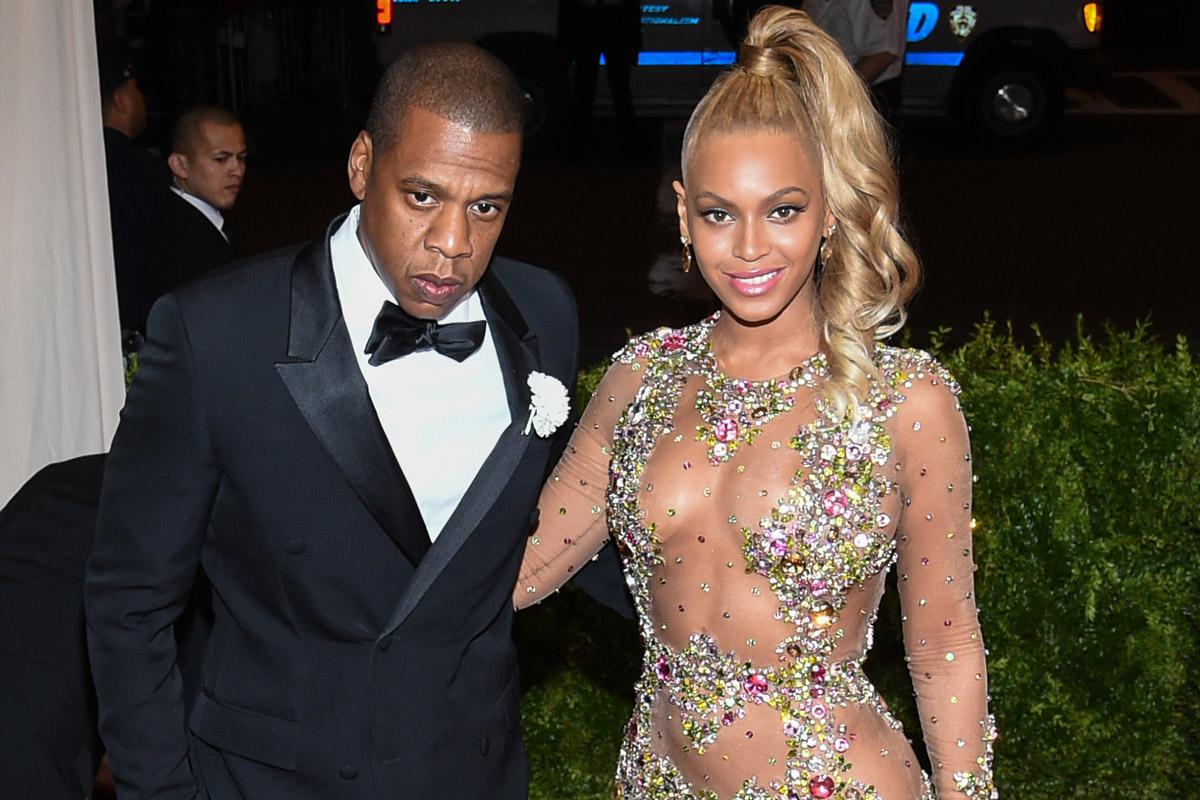 Jay Z y Beyoncé comenzaron gira en Cardiff, y mostraron a sus gemelos por primera vez