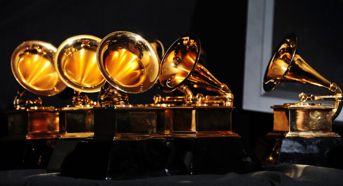Los Grammys planean ampliar los nominados a principales categorías