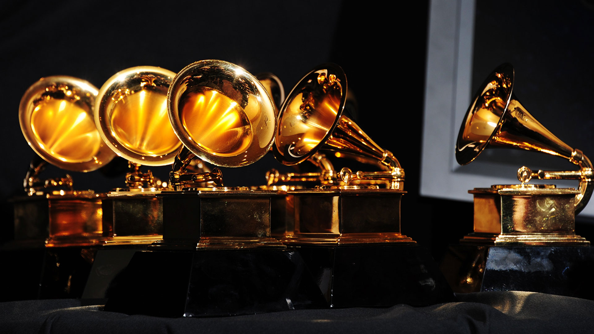 Los Grammys planean ampliar los nominados a principales categorías