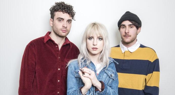 Paramore nos muestra el videoclip de “Caught In The Middle”
