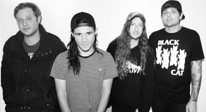 Skrillex unió a su banda de hardcore From First to Last, para publicar “Surrender”