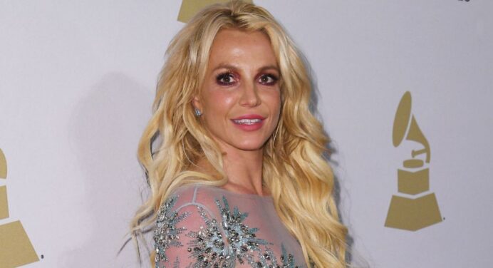 Britney Spears pregunta “¿Dónde está?” en la ceremonia del orgullo gay de Brighton